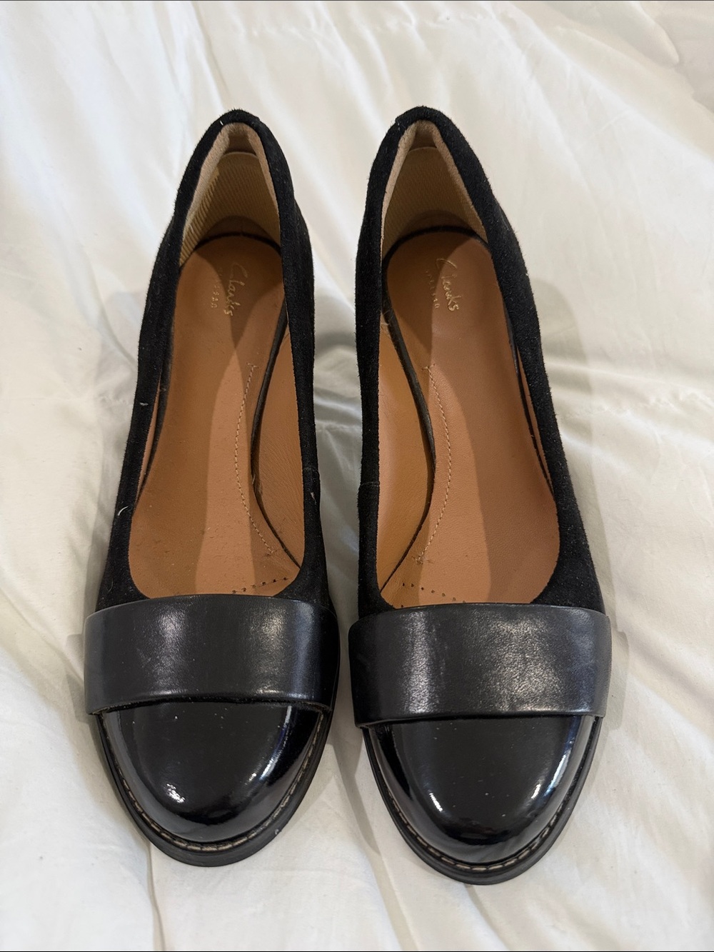 Clark's artisan Women's Black Suede and Patent Cap-Toe Loafers model =Tarah Brae